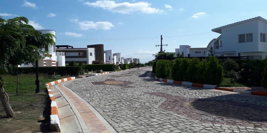 ویلا داخل شهرک نزدیک شهر و دریا-12400
