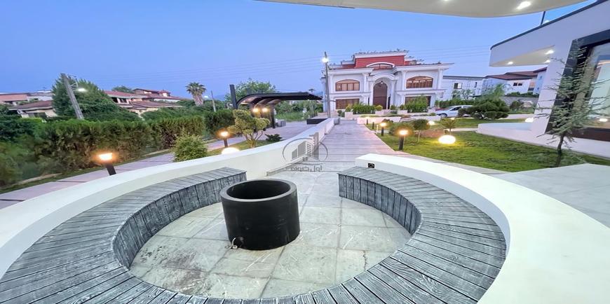 ویلا با معماری خاص در شهرک خاص-22879