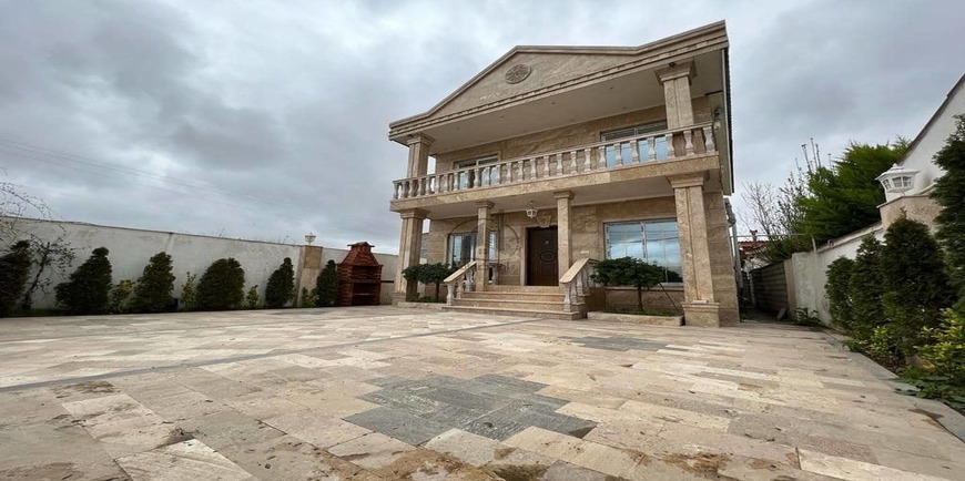 دوبلکس نما کلاسیک در چمستان-26796