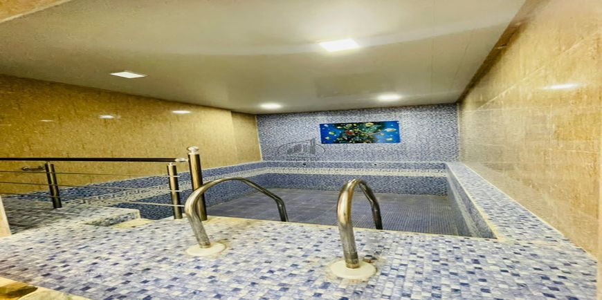 ویلا نما کلاسیک با استخر داخلی-27541
