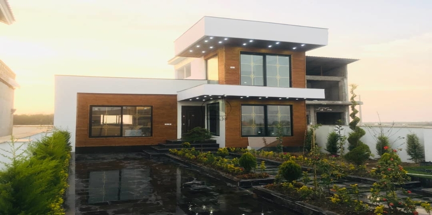 ویلا نیم پیلوت با طراحی نما مدرن