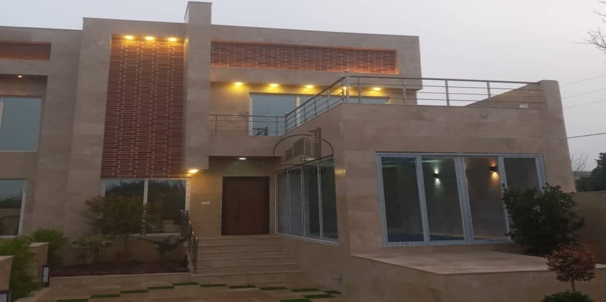 ویلا دوبلکس سنددار، بافت، روف گاردن،  استخر داخلی