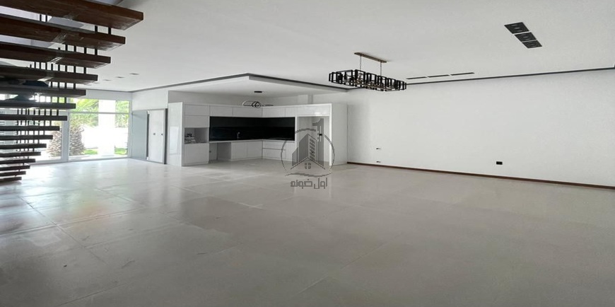 ویل سنددار، استخردار مدرن شهرکی نزدیک دریا