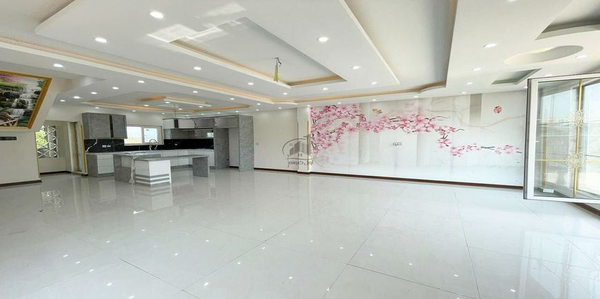 ویلا 360 متری با استخر بیرون و روف گاردن با دید آزاد-34389