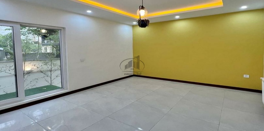 ویلا 360 متری با استخر بیرون و روف گاردن با دید آزاد-34391