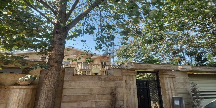 ویلا دوبلکس استخردار با یک حیاط دلنشین