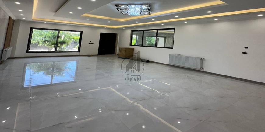 ویلا استخردار با مدارک کامل در یک شهرک باغی