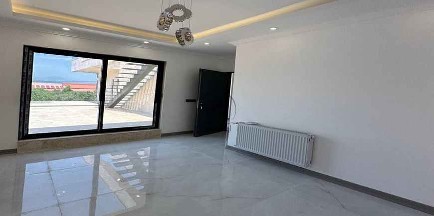 ویلا استخردار با مدارک کامل در یک شهرک باغی